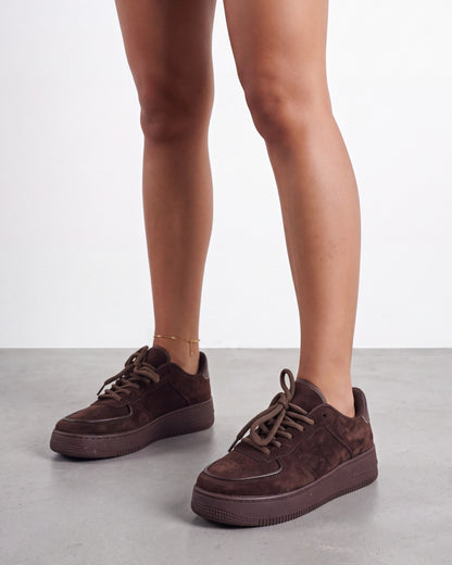 Sneakers donna in ecocamoscio marrone con suola platform e lacci - foto 5