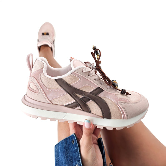 Sneakers donna rosa in ecocamoscio con fasce marroni e laccetto con perline