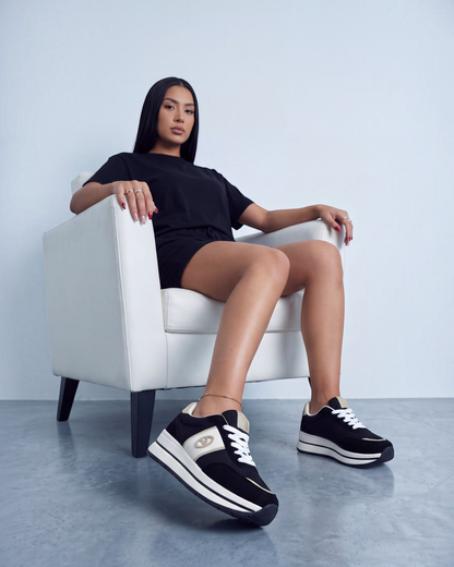 Sneakers donna nere con dettagli dorati e suola platform bianca - foto 2