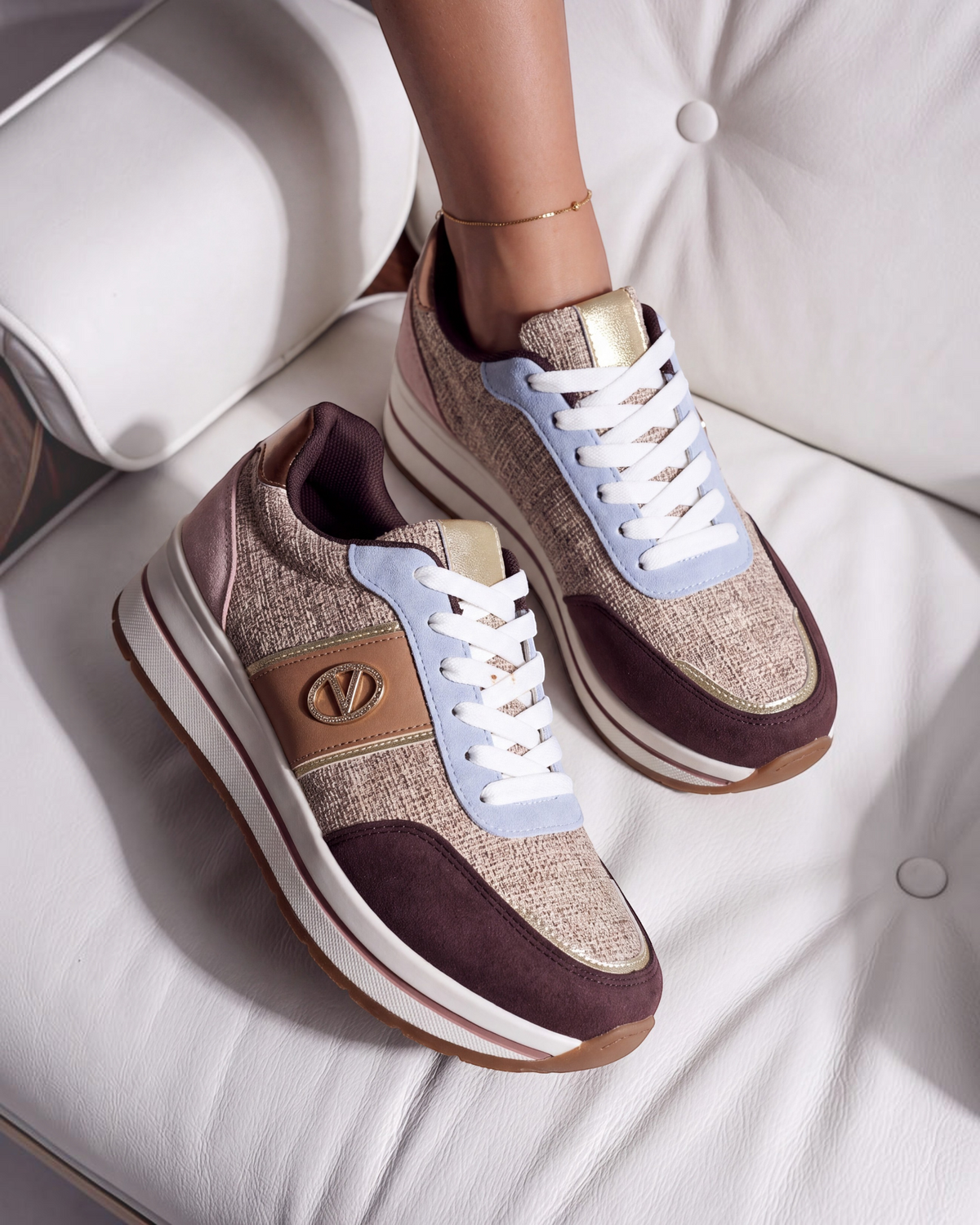 Sneakers donna marrone e beige con fascia azzurra e suola platform - foto 4