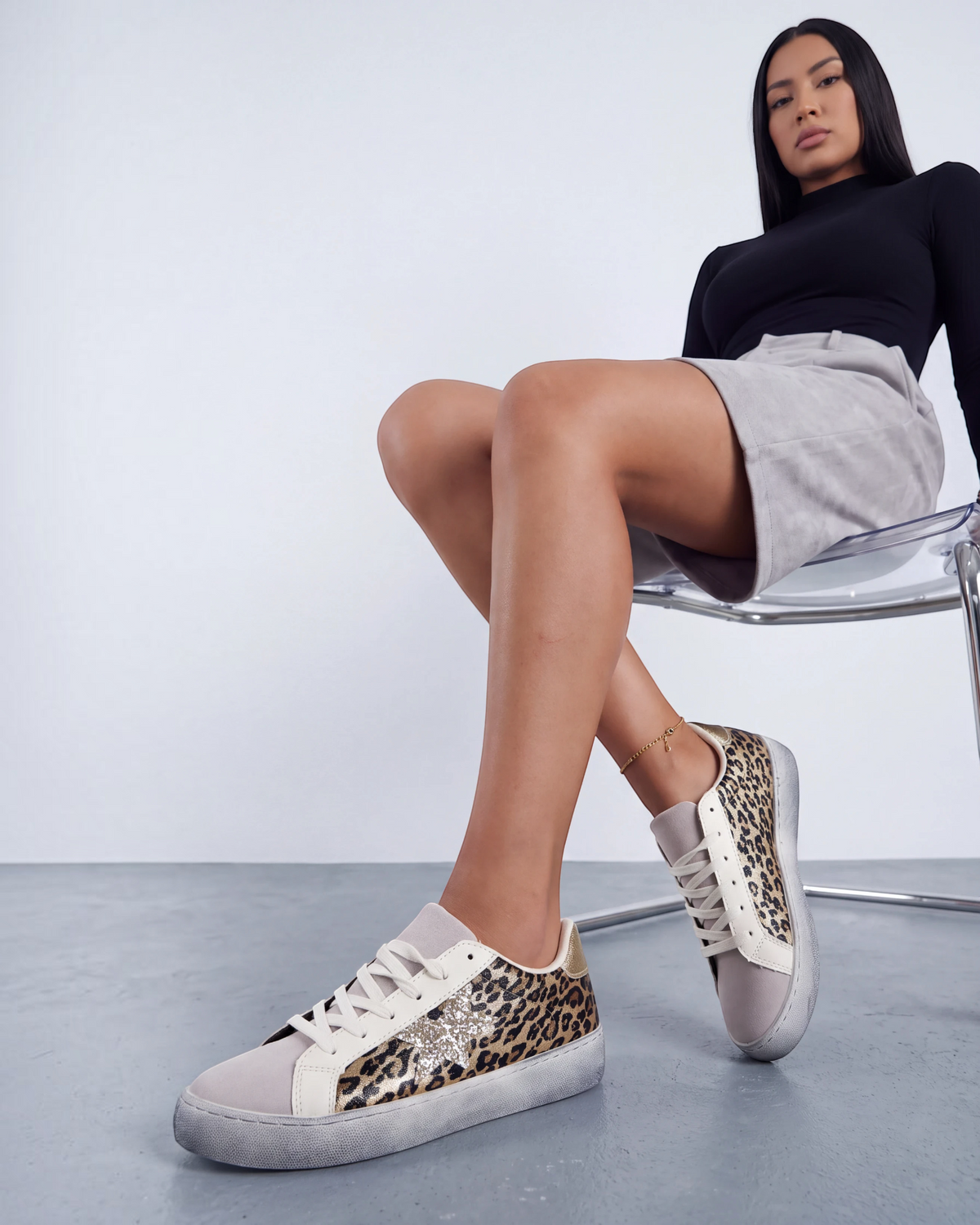 Sneaker con stampa leopard, dettaglio stella e suola bianca effetto vissuto - foto 5
